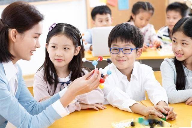 儿童玩手机多久比较科学合理