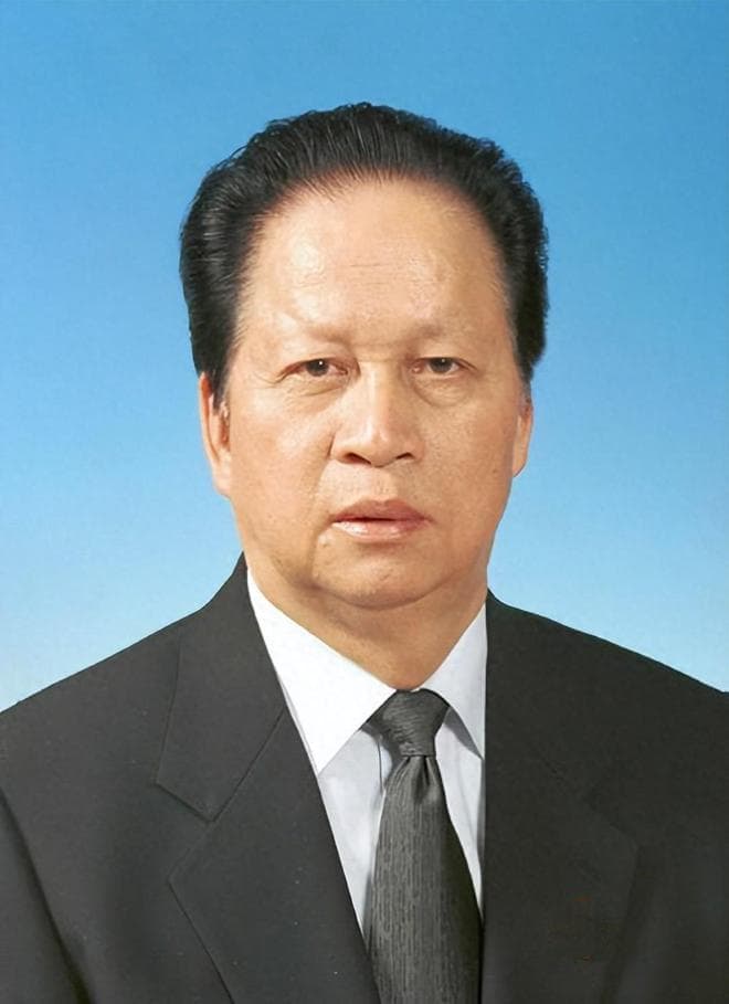 他官至副国级，创建第一个反贪局，当了10年最高法院长，享年81岁