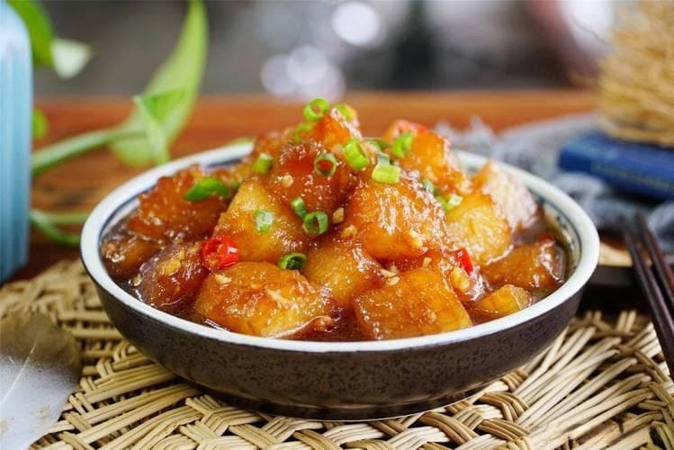 红烧冬瓜：简单易学的家常美味，口感鲜甜软烂入味