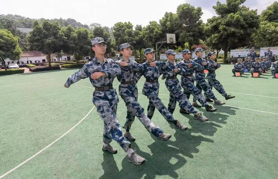 军事化管理学校对学生的心理影响