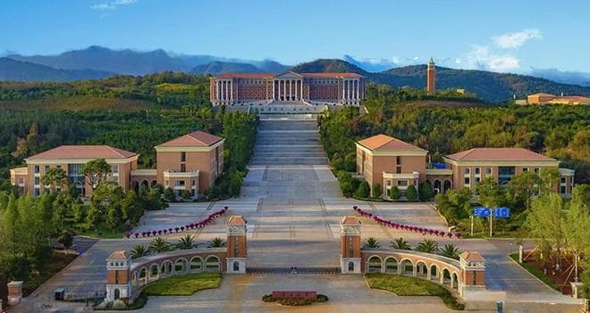 2025年最新预测：这4所211大学录取分数或将下降，低分学生能捡漏
