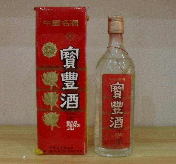 揭秘：保健酒、露酒、白酒，三者的区别与魅力所在