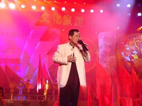 张明敏再登央视春晚，重温《我的中国心》