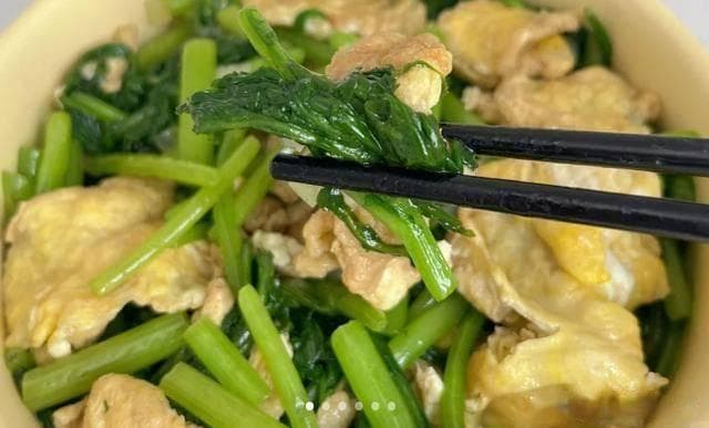 冬季必吃的四道暖身菜：从茼蒿炒鸡蛋到白菜炖粉条