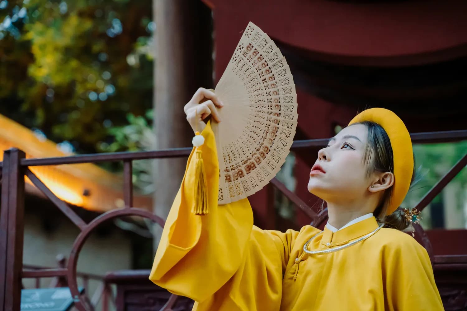 1980年五月初一酉时女生素来命理如何？2025年运势前瞻