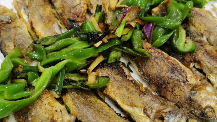 香煎小黄鱼：外酥里嫩的美味家常菜