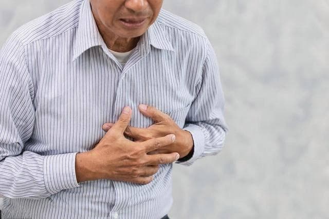 戒烟的人表示，有3个阶段容易“复吸”，坚持住就胜利了