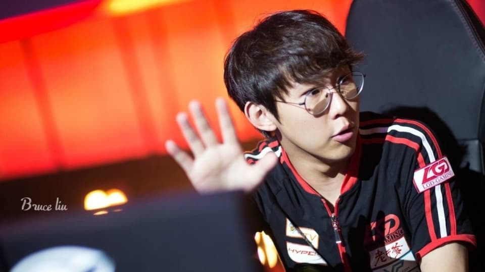 LPL退役"老人"闪耀韩服：Imp重返第一，Uzi晋升千分王者