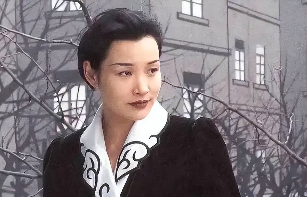 63岁陈冲出版回忆录《猫鱼》，揭秘从影后到导演的艺术人生