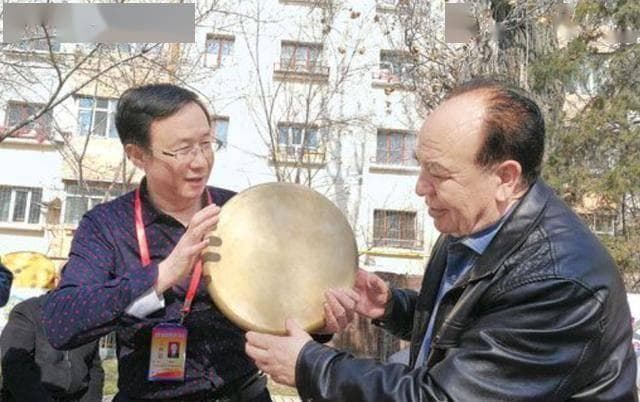 上厕所时，大便前头干硬，后头软粘，说明了什么？看完涨知识了