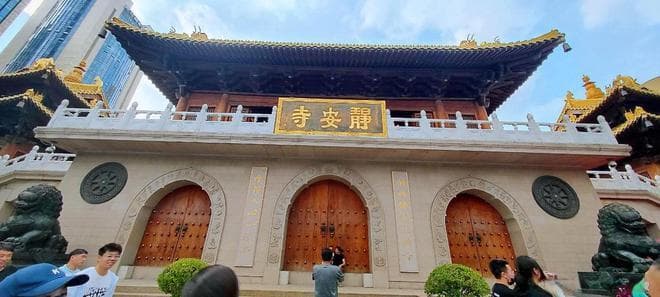 静安寺：上海佛教文化的璀璨明珠