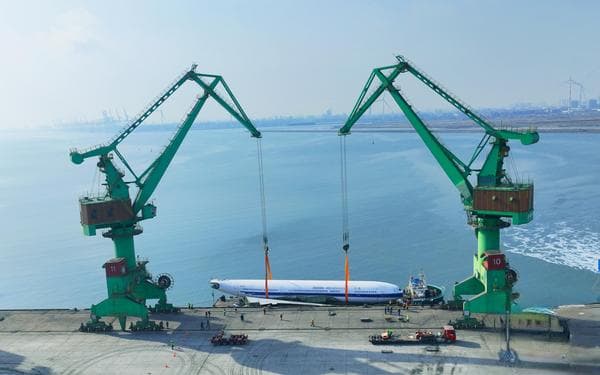 文旅融合创新篇！空客A330-200飞机“华丽转身”抵达东疆