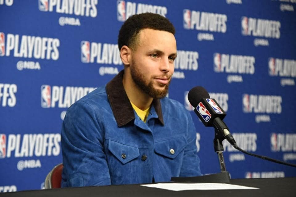 库里：NBA只有四个人真正影响了全世界，我还不够资格