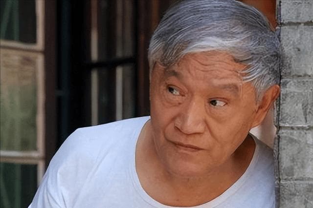 曾呵斥大张伟浪费粮食的老戏骨牛犇，走上了另一条道路