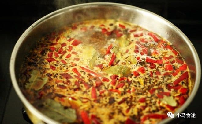 正宗川渝火锅底料制作全攻略：15步打造地道风味