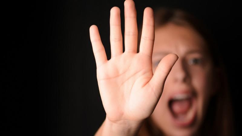 上海律协发布《指引》 维护“她”权益丨案例分析：是面试还是歧视？