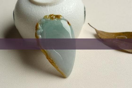 黄金重保值，玉石贵稀有：两种收藏品的价值解析