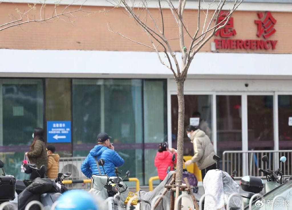 抽一路熏一路，公共场所的“游烟”何时不呛人？