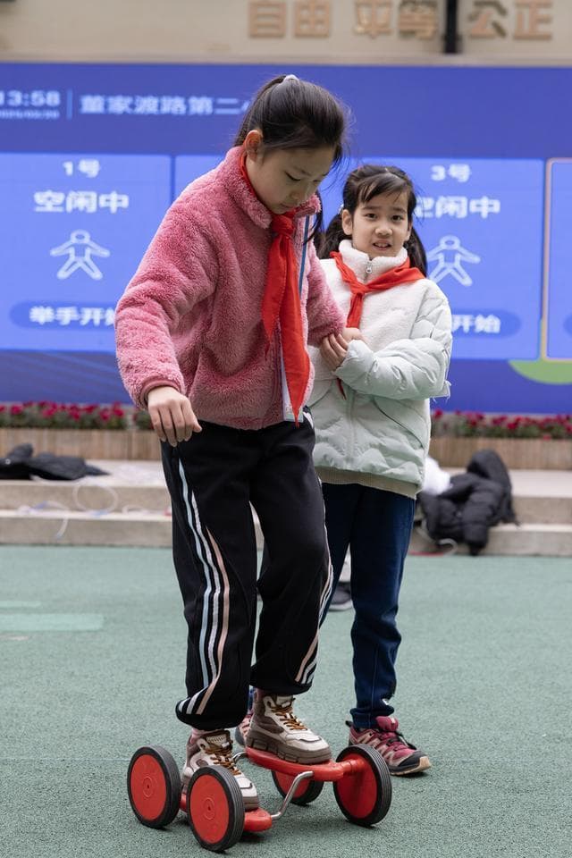 上海小学创新课间管理：增加5分钟休息时间，学生体育活动时间达120分钟