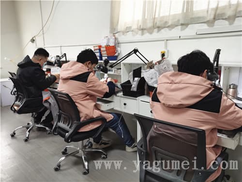个性化定制活动式假牙加工设计：重塑患者口腔健康与自信