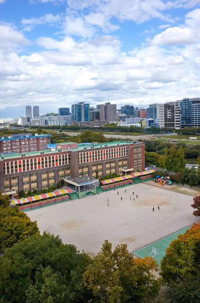 未来教育趋势：AI技术如何改变学校教学方式？