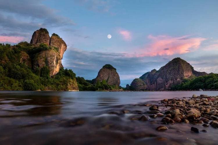 龙虎山旅游超全攻略：体验千年道教文化，探秘一步一景的人间灵境
