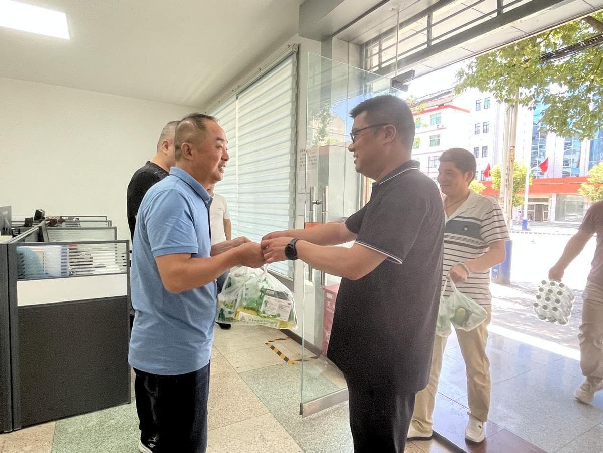防治热射病，勇斗“秋老虎”