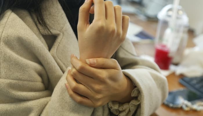 手腕上有什么穴位？手腕疼时可以按这些穴