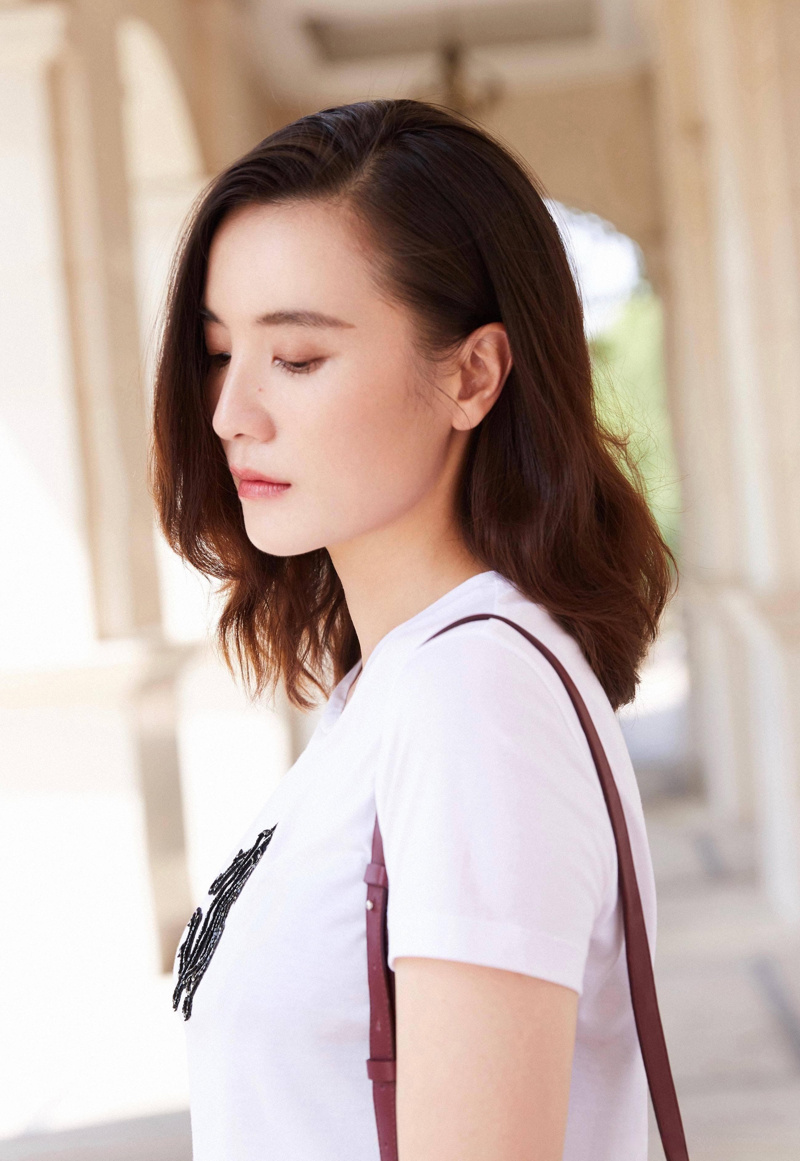 宋佳：这位女星的外貌、身材与演艺成就