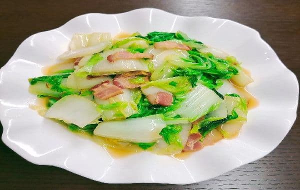 炖白菜猪肉丸：一道美味的传统家常菜