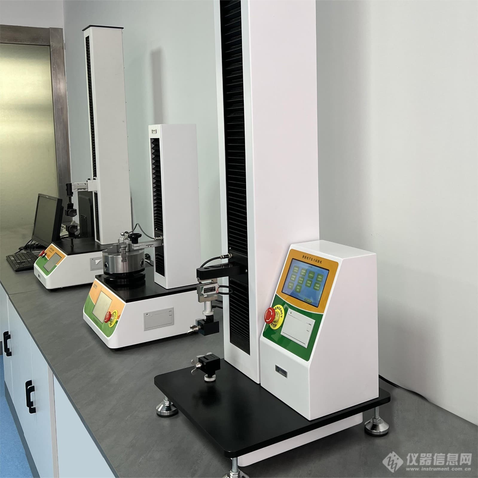 包装膜袋拉力机的抗拉强度与伸长率、弹性模量之间的关系