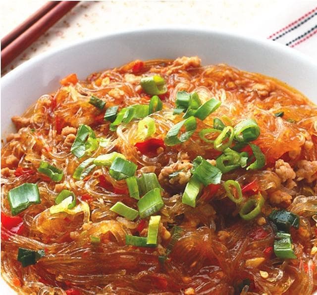 红薯粉条配肉末，详解蚂蚁上树的美味秘诀