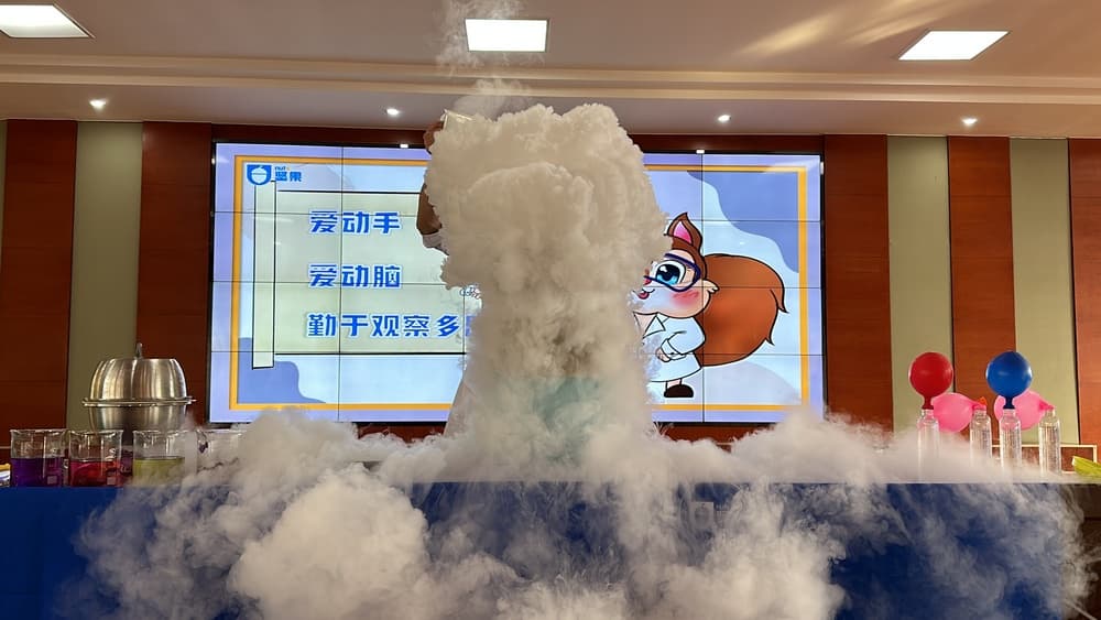 为什么水能导电而冰不导电？