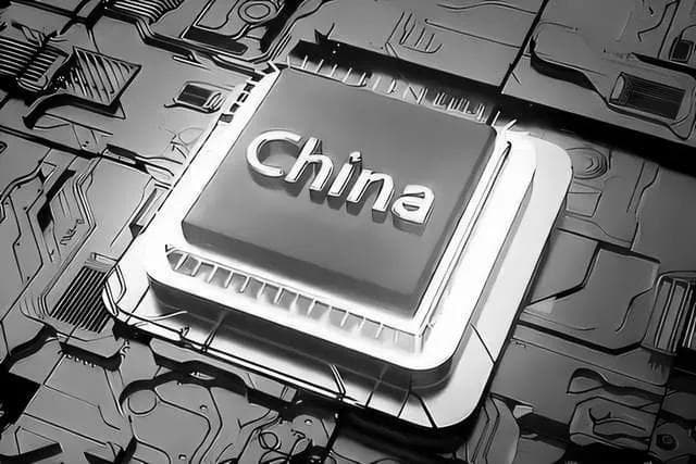 中国芯片制造首次跻身全球前三，美芯制造败了，拜登挡不住了