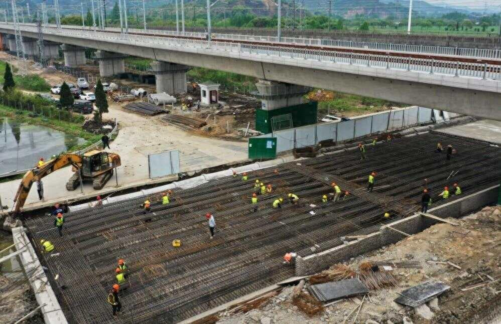 智慧工地系统为铁路施工装上“安全大脑”
