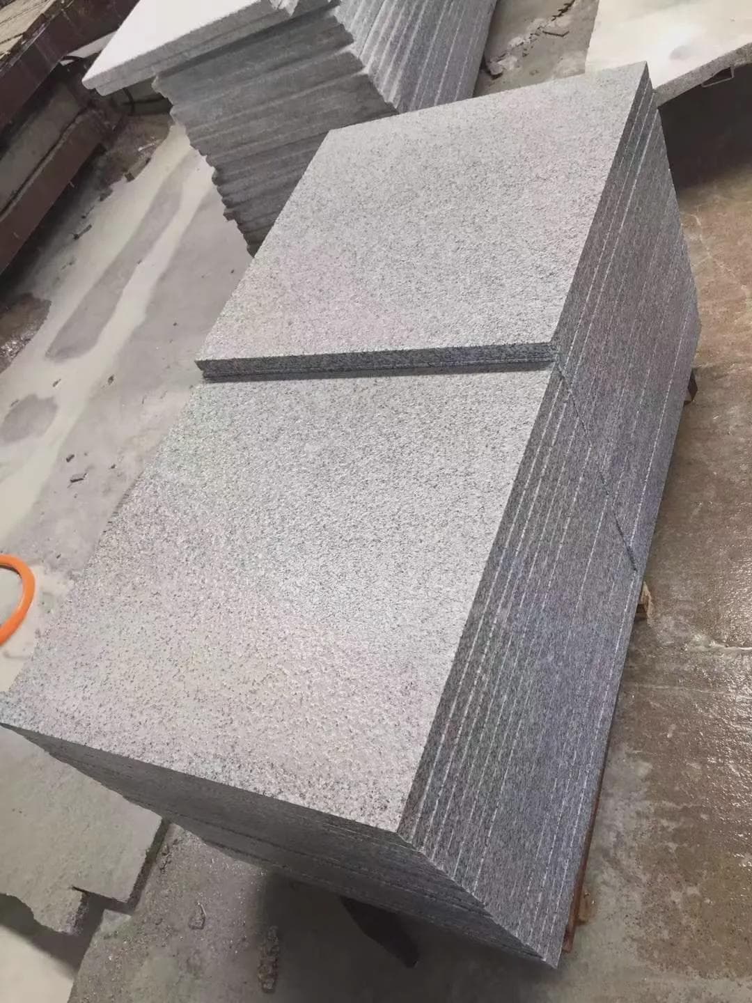 芝麻白石材厂家生产加工工艺