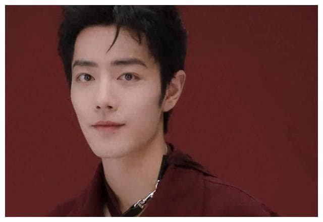 著名导演评价肖战电影表现：初见不佳，后惊艳狠狠打脸。