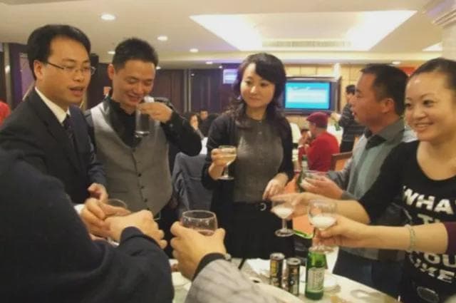 退休后，不管是亲戚聚会，还是参加饭局，都要学会这三个定律