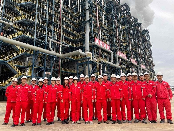 科技之光照亮乙烯强国梦——记中国石油寰球公司大型乙烯成套技术开发创新团队
