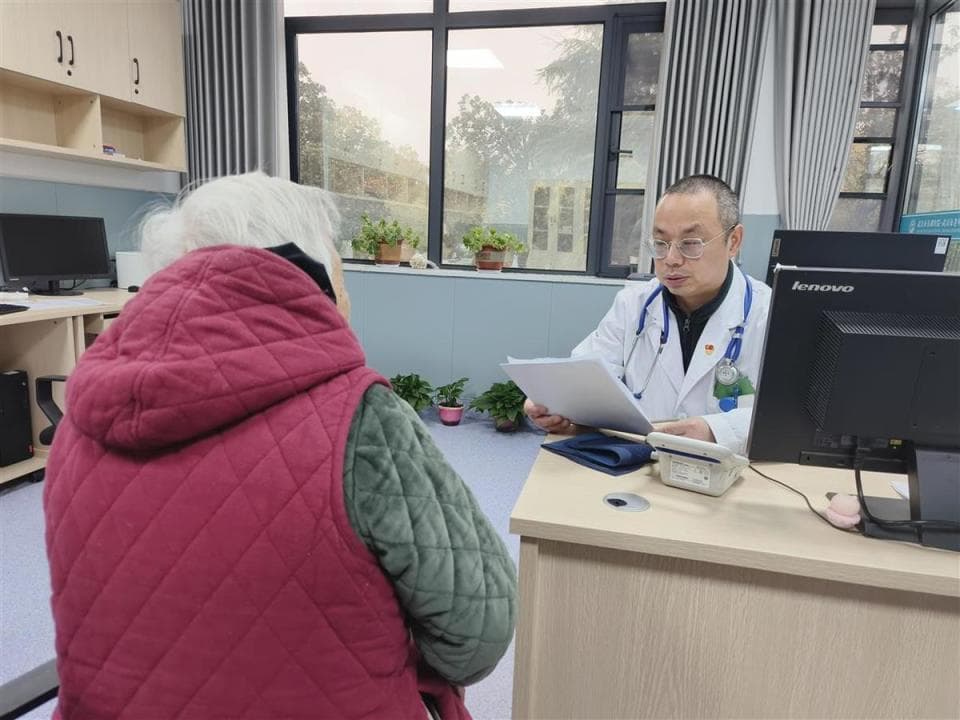 七旬婆婆血压“过山车”？医生揭秘测血压的常见误区