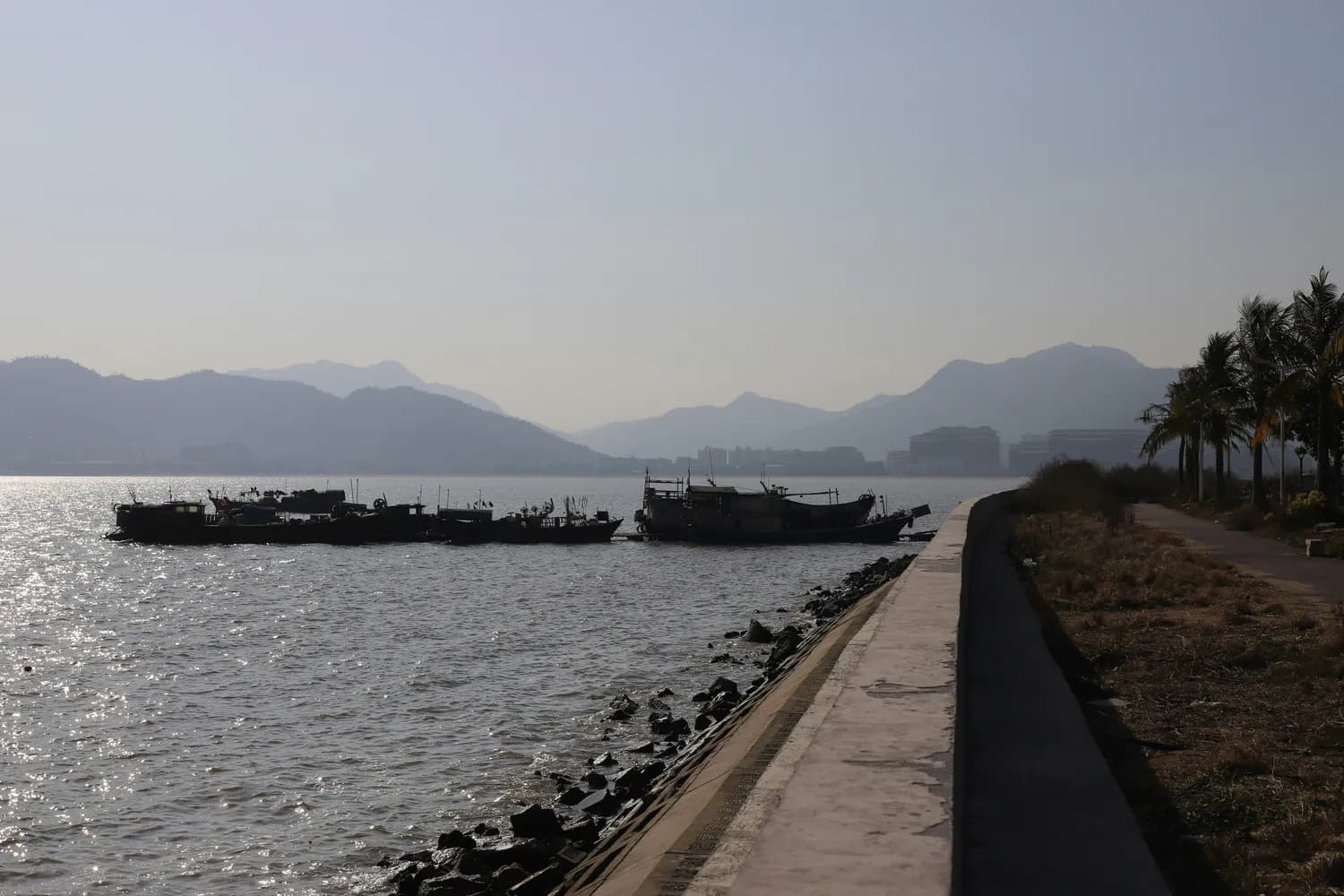 桐庐自驾游：富春江畔的秋日美景