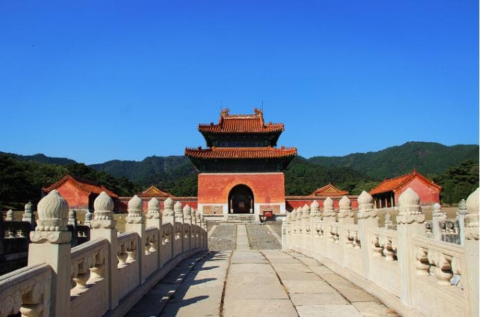 全国一片风雨飘摇，皇帝的陵墓却被盗掘，溥仪：我会复仇