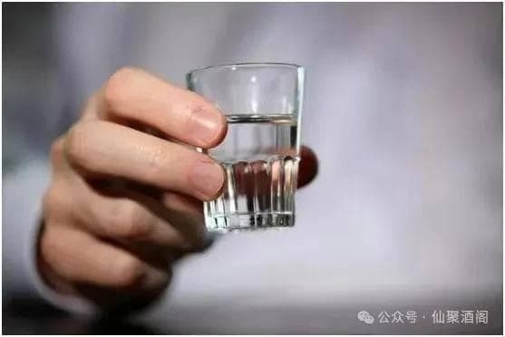 温度与白酒：一场味觉与科学的邂逅