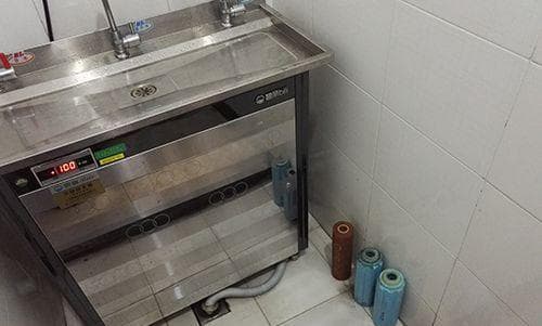 饮水机的安装与使用指南（学会正确安装饮水机）