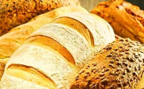 面包中的食品添加剂：种类、作用及安全使用指南
