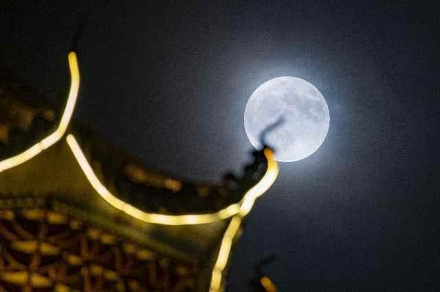 中秋夜遇上“超级月亮”，什么时间赏月最佳？