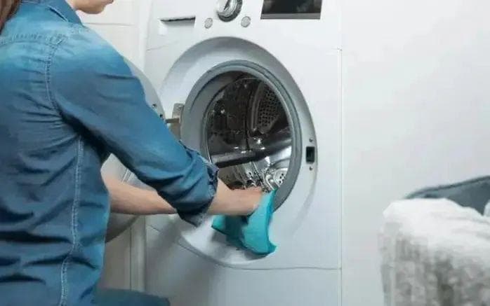 洗衣机清洁指南：多久洗一次？这些清洁秘诀守护全家健康！
