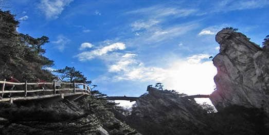 安徽天堂寨国家森林公园：大别山腹地的自然瑰宝