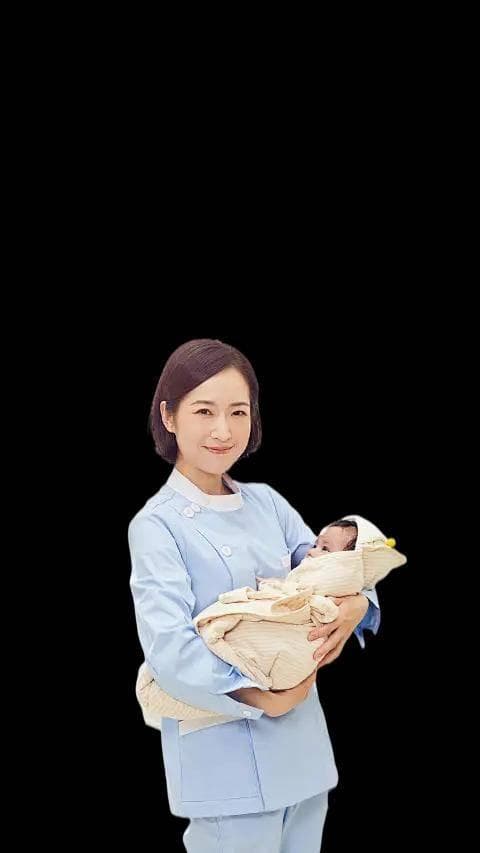 宝宝什么时候可以竖着抱？过早竖抱会影响脊柱发育吗？