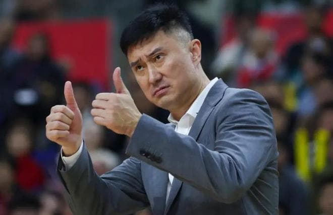 广东44分大胜辽宁，赛后杜锋夸赞球员，媒体预测宏远第12冠
